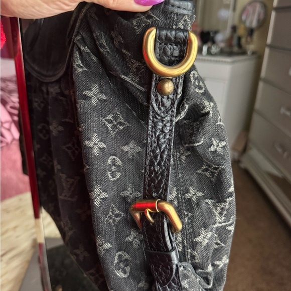 Louis Vuitton Neo Cabby Monogram
Denim Noir - Picture 3 of 10